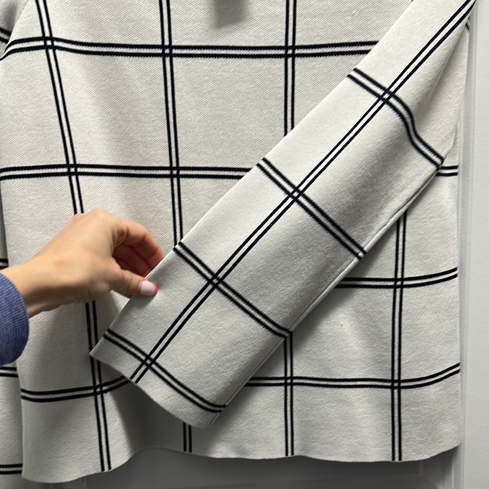 Ann Taylor White and Black Plaid Women's Top - Picture 2 of 4